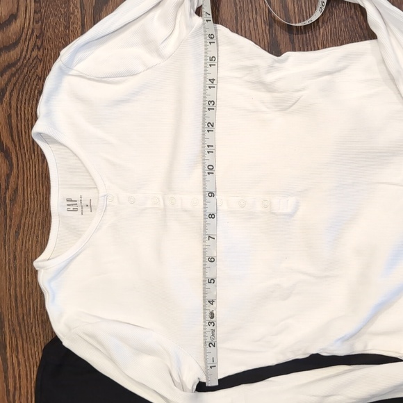 Gap Ribbed Henley Bundle - Picture 4 of 5